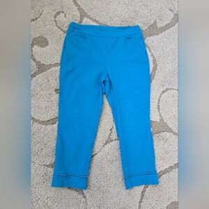 Chico's Eyelet Hem Pull On Capri, Size 1.5 (10)